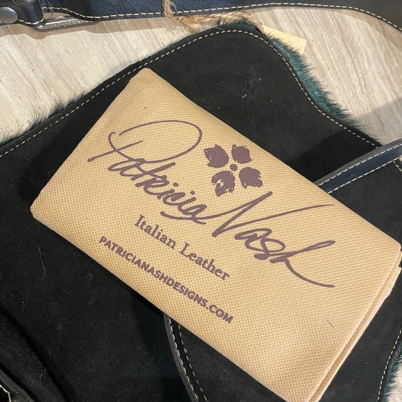 Absolutely GORGEOUS Patricia Nash purse. Dark turquoise fur with black leather. - Picture 6 of 9